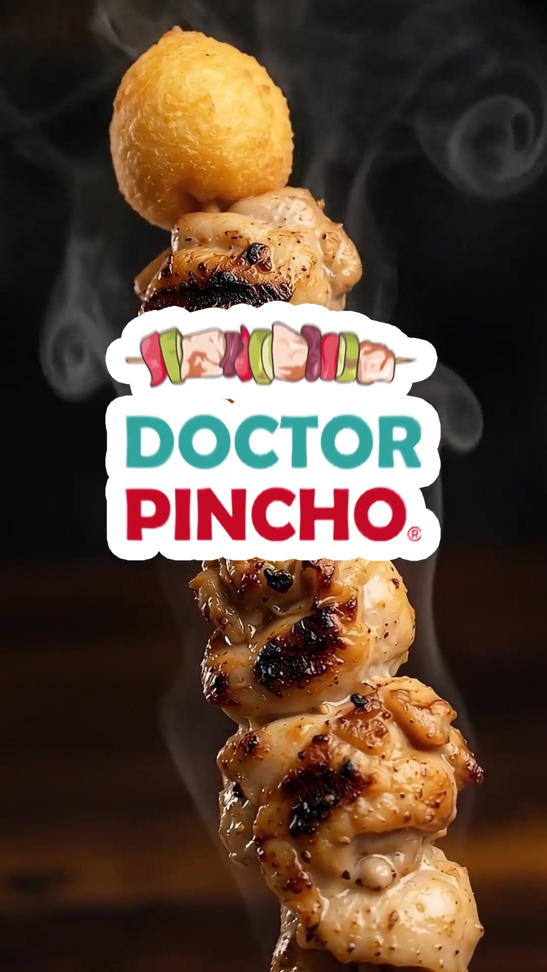 Pinchos servidos con limón